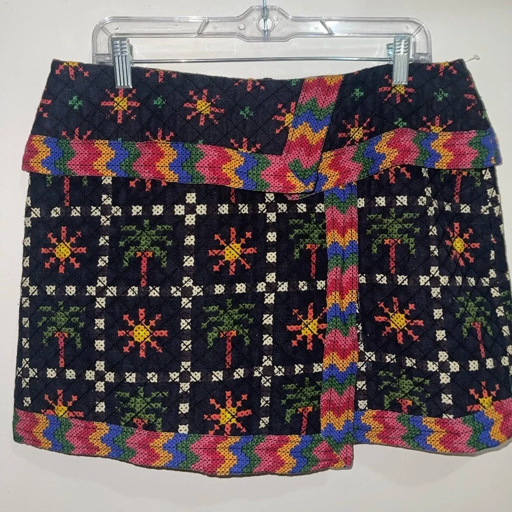 Farm Rio Artsy  Floral Quilted  Boho Mini skirt NWOT